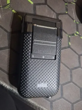 Maquinilla Eléctrica Braun Antigua