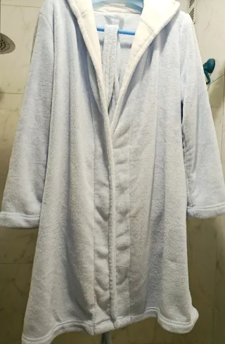 Bata unicornio suave y calentita