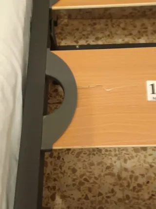 Sofá Cama Diván Gris y Madera