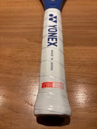 Raqueta Yonex Ezone 100 Grip 2