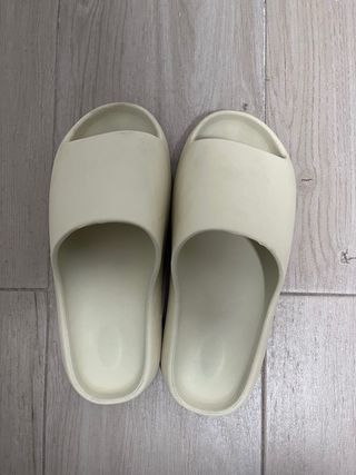 Adidas Yeezy Slide Beige