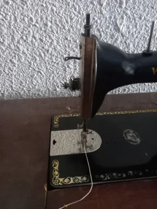 Máquina de coser Wertheim antigua