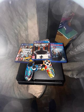 PS4 (PlayStation 4) + 3 Juegos ( tengo la fifa 23