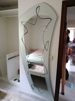 Espejo asimétrico moderno