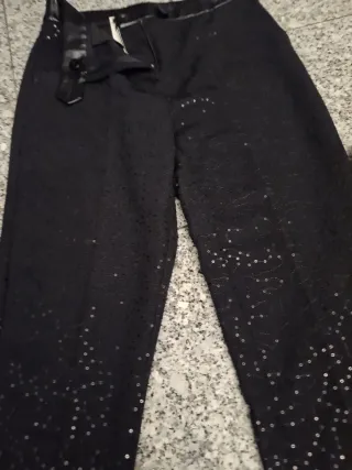 Calça Fracomina preta com efeito lantejoulas