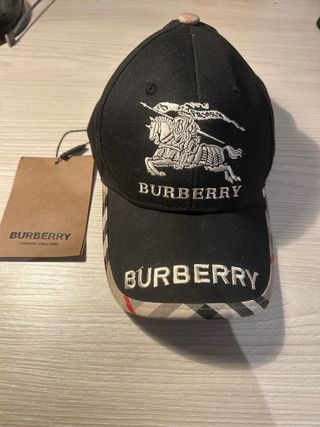 Gorra Burberry Negra con Logo Ecuestre