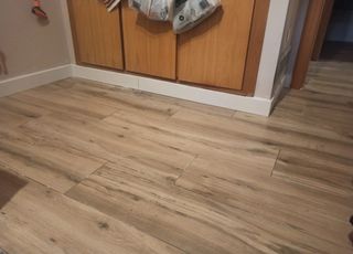Suelo porcelánico imitación madera