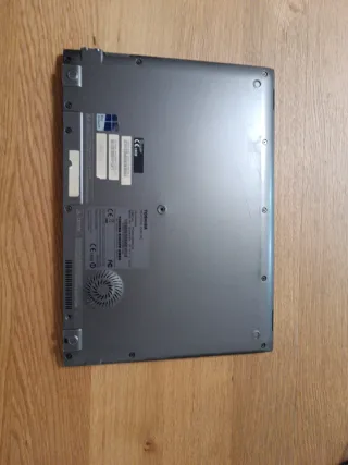 Portátil Toshiba Gris