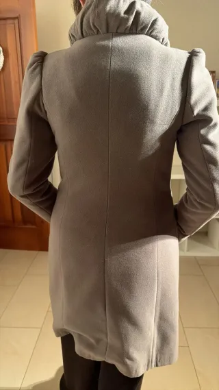 Cappotto grigio con fiori