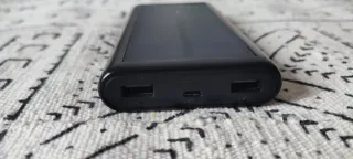 Cargador Portátil Solar Negro