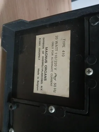 Órgano electrónico Magnus coleccionista 1960