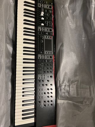 Teclado Roland V Stage 88 teclas + estuche gator