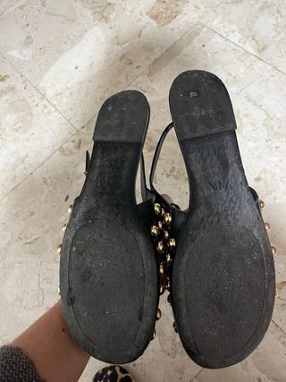 Manoletinas Zara Tachuelas Negro y Dorado