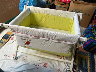 Minicuna blanca y verde