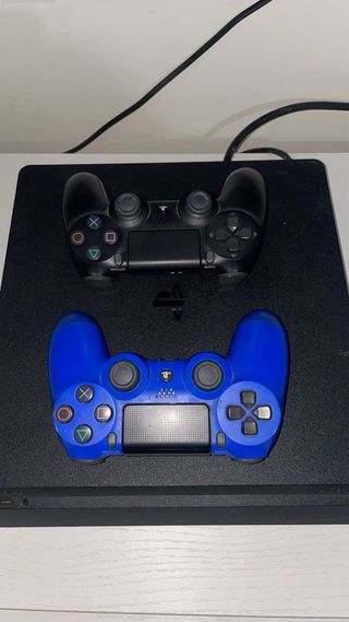 Sony PlayStation 4 Slim 500GB + 2 Mandos Originale