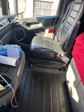 Camión Scania s580 año 2020 con equipo basculante