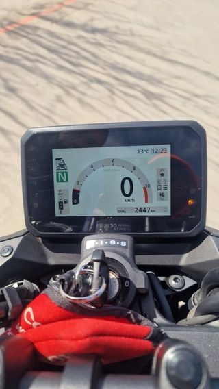 Honda Hornet 750 2025 6 meses