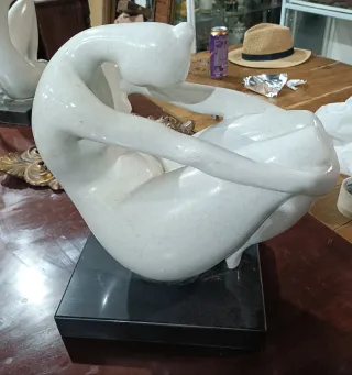 Figuras de porcelana pareja.