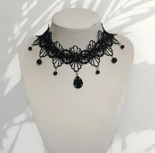 Collana particolare in stile Dark Gothic. Nuova