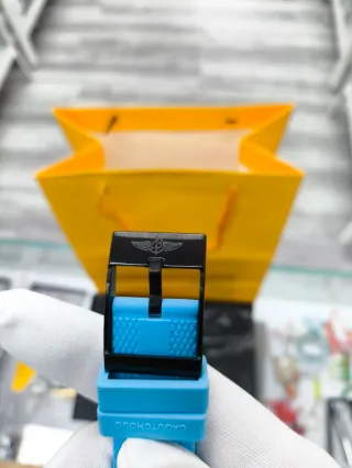 Breitling Endurance Pro Azul