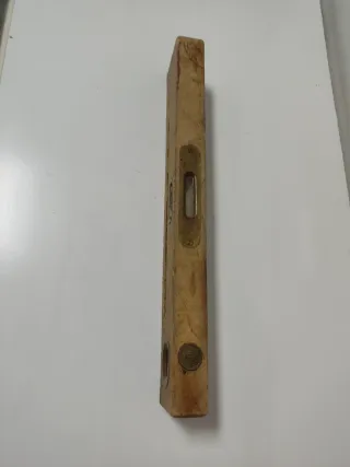Nivel de Madera Antiguo ALCA