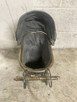 Carrito de bebé vintage decorativo