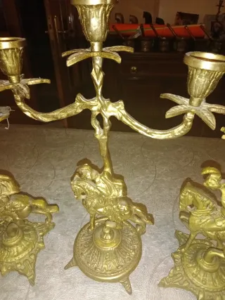 Lote candelabros con figuras de jinetes