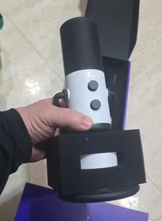 Micrófono NZXT Capsule streaming calidad estudio.