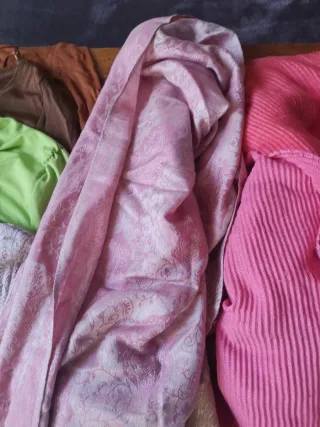 Camisetas varias y foulards