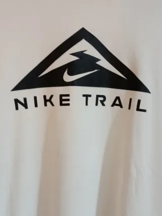 Camiseta Nike Trail Talla S Blanca