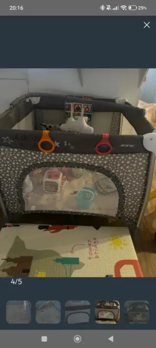 Parque infantil en buen estado