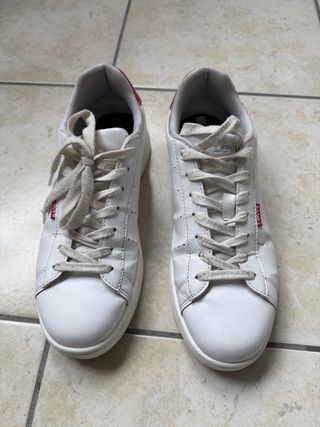 Sneakers Levi's bianche con dettagli rosa n. 39