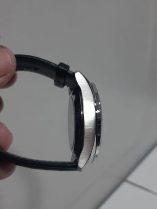 Reloj Tissot Automático Negro y Plateado