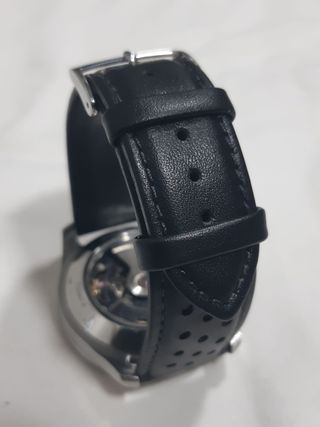 Reloj Tissot Automático Negro y Plateado