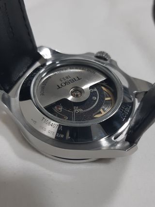 Reloj Tissot Automático Negro y Plateado