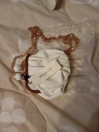 Borsetta Carpisa bianca con catena oro