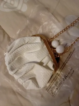 Borsetta Carpisa bianca con catena oro