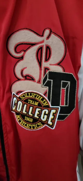 Chaqueta Deportiva Estilo Universitario