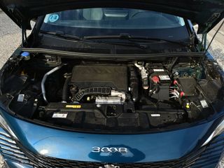 PEUGEOT 3008 1.2 Puretech 130CV SS ALLURE Cuidadis