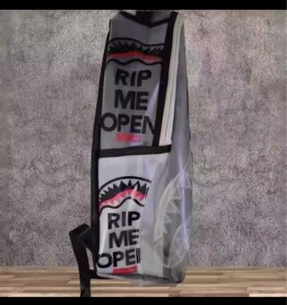 Mochila Transparente Tiburón Gris y Rojo