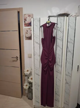 Vestido largo morado abertura cut out halter