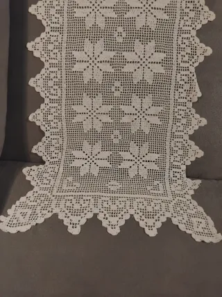 Centrotavola uncinetto floreale bianco