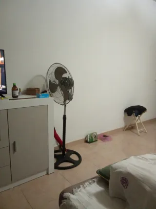 Ventilador de pie metálico y plástico