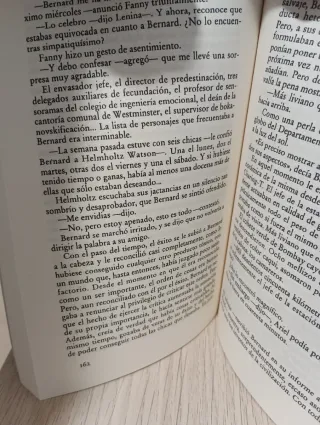 Un mundo feliz / Brave New World (Spanish Edition)