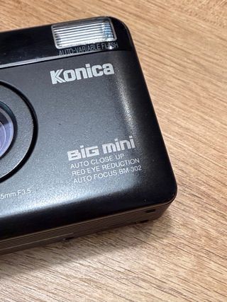 Konica Big Mini BM 301 Cámara Analógica Negra