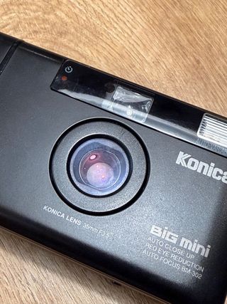 Konica Big Mini BM 301 Cámara Analógica Negra