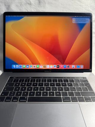 MacBook Pro 15” 2017 i7 16GB 512GB Radeon 560
