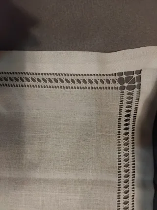 Centrotavola misto lino ricamato