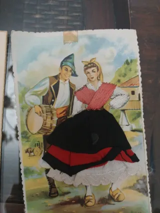 Postales antiguas bordadas