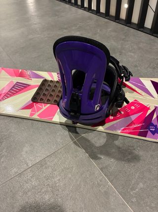 Tabla y fijaciones de snow marca Head, talla 149